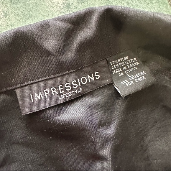 Women’s Black Mismatched Button Vest - Picture 5 of 7